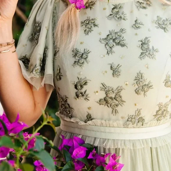 Ivy City Co Anastasia Dress in Sage - Picture 4 of 8